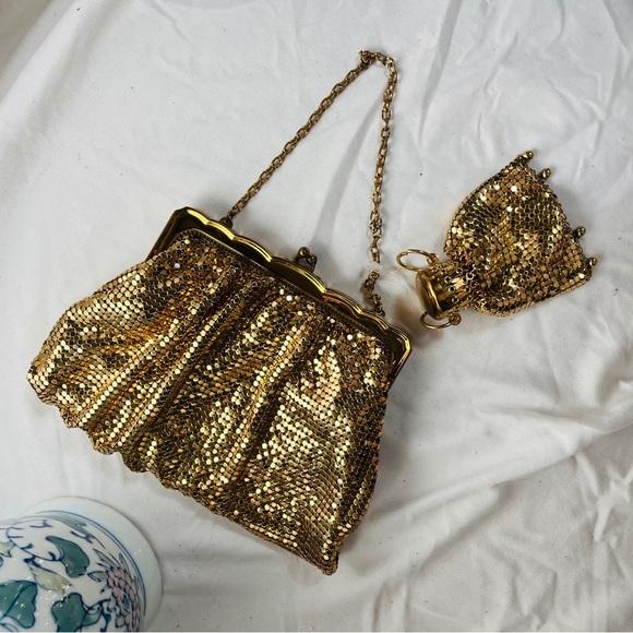 Rare Vintage Whiting and Davis gold mesh purse with accordion coin purse - Picture 2 of 9